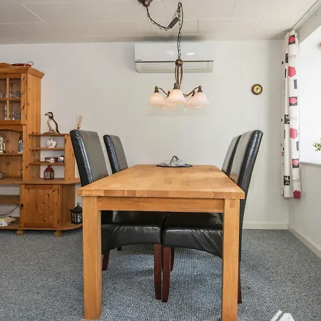 Semesterbostad 6 Person In *