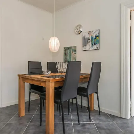 Semesterbostad 6 Person In