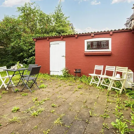 6 Person In Semesterbostad Bredebro